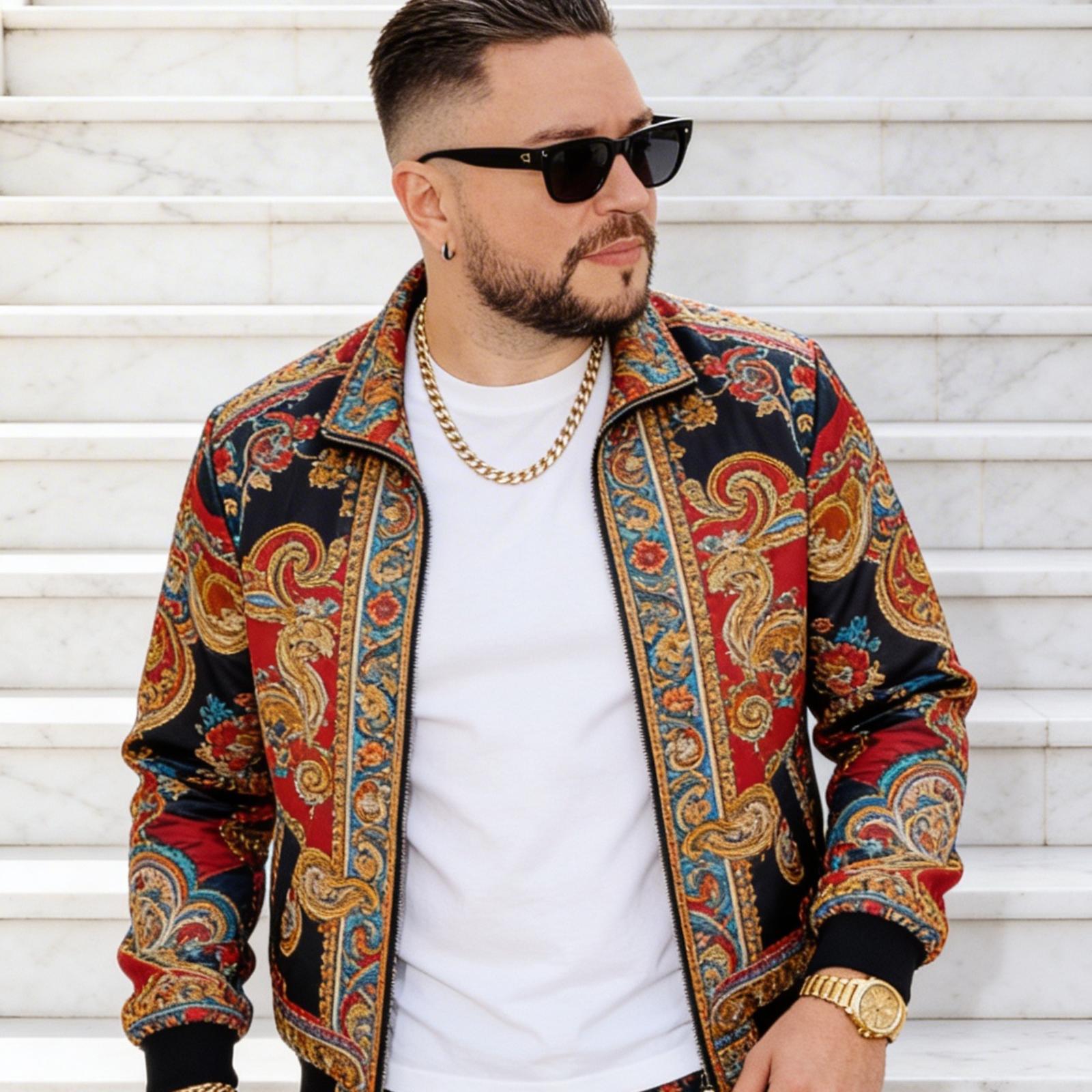 DJ Serkan am DJ-Pult